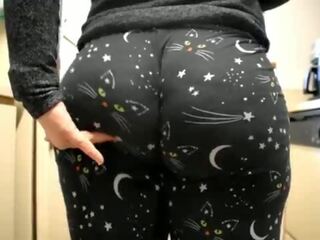 Mère gros fesses wedgie