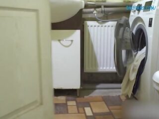 Sikiş her göt while she stuck in washing machine - başlangyç diva döl 4k