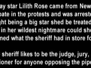 Kuulus broadway protester sunnitud kuni stripp & saab tortured poolt morton county sheriffs osakond ainult &commat;captivecliniccom