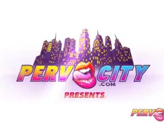 Pervcity trys sluts čiulpimas apie vienas bybis