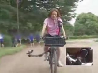Nhật bản con gái masturbated trong khi cưỡi một specially modified bẩn phim bike!