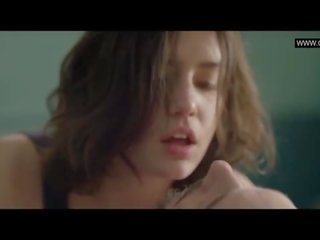 Adele exarchopoulos - topless x nominale video- scènes - eperdument (2016)