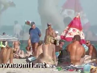 Naomi1 handjob ein jung fellow auf ein öffentlich strand